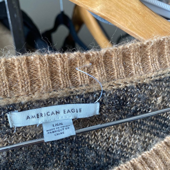 American Eagle Top - Picture 2 of 2